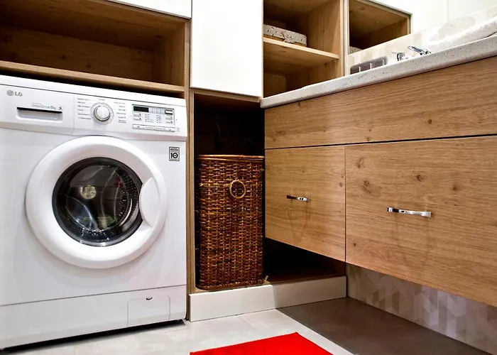 Jana Kazimierza 57 Serviced 바르샤바